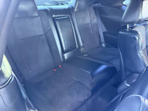 2015 Dodge Challenger R/T Plus