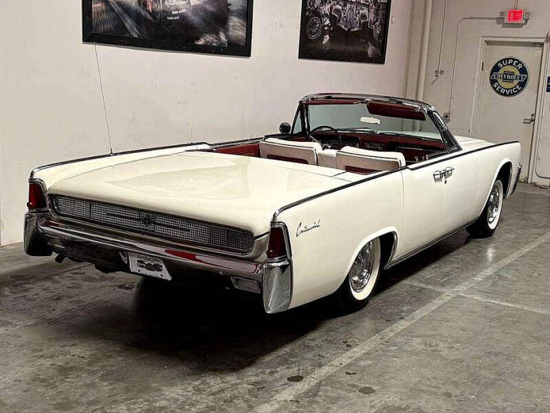 1961 Lincoln Continental