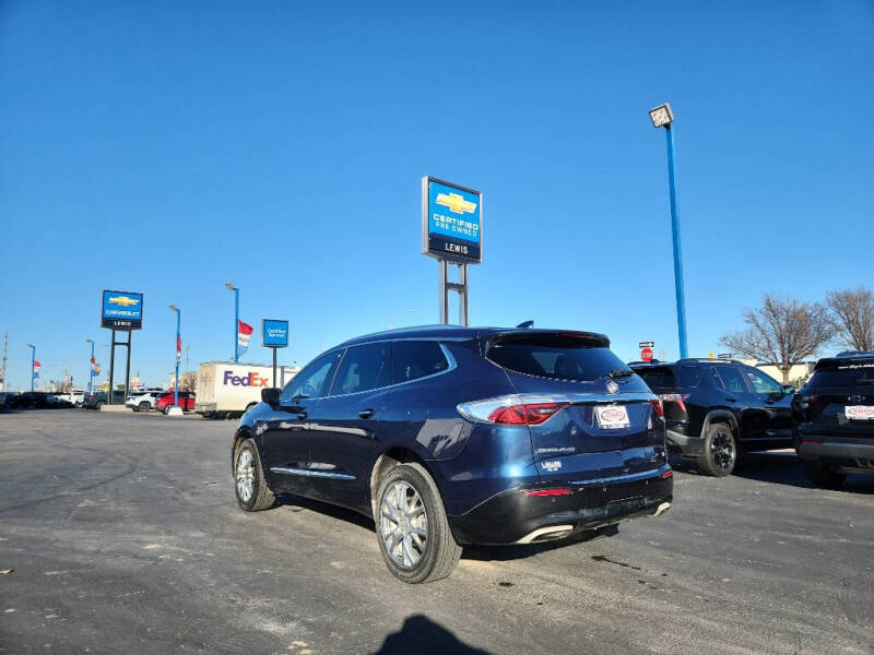 2023 Buick Enclave Essence