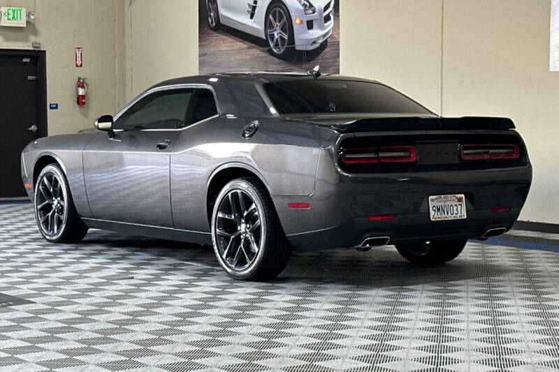 2023 Dodge Challenger SXT