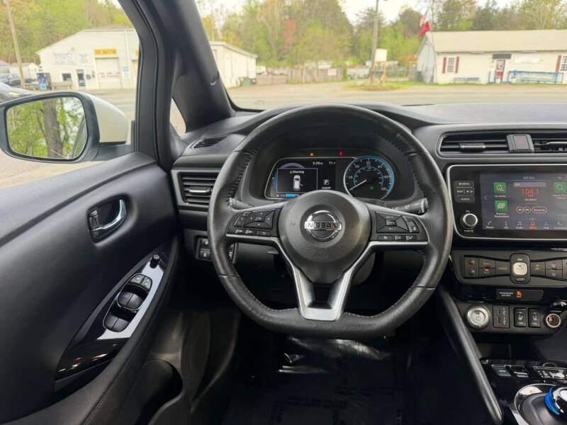 2022 Nissan LEAF SV