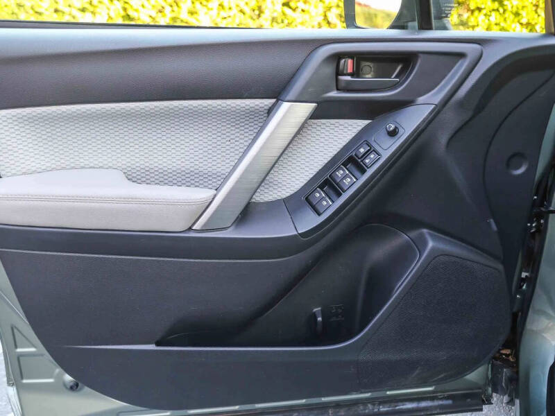 2017 Subaru Forester 2.5i