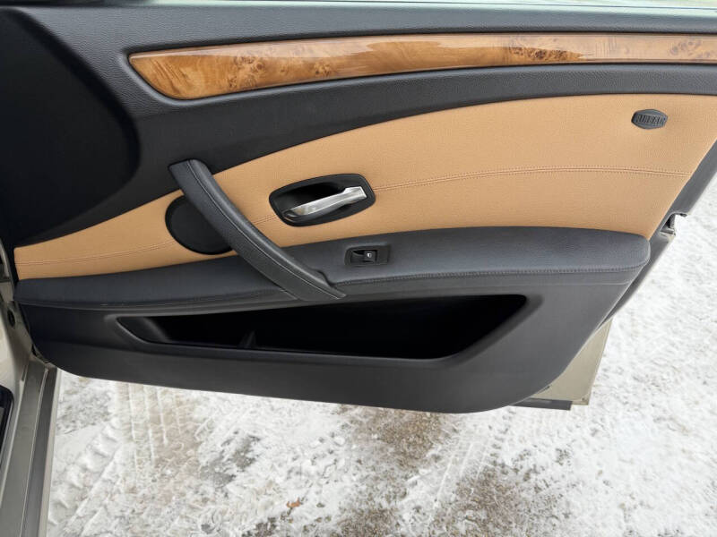 2009 BMW 5 Series 528i xDrive