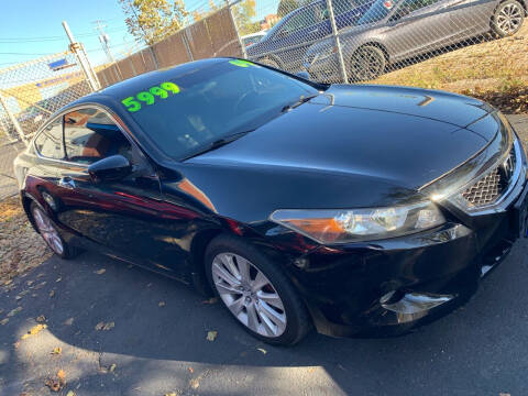 2009 Honda Accord for sale at Square Business Automotive in Milwaukee WI
