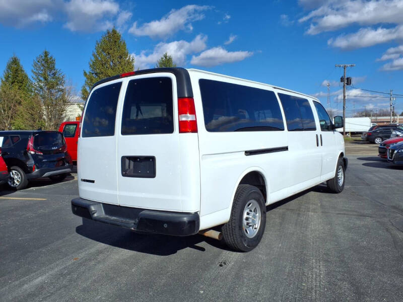 2022 Chevrolet Express LS 3500