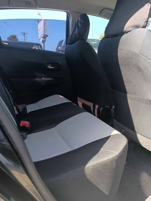 2013 Toyota Yaris 5-Door L