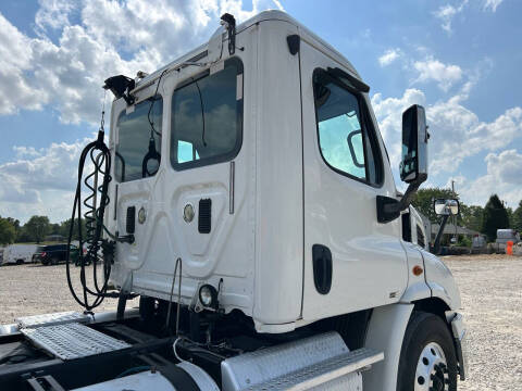 2012 Freightliner Cascadia 113 Semi Truck