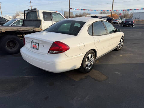 2005 Ford Taurus SE