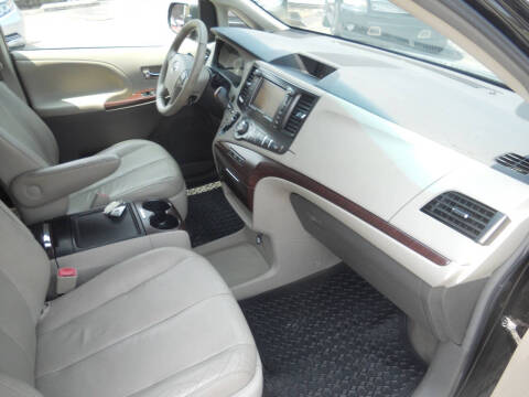 2012 Toyota Sienna XLE 7-Passenger
