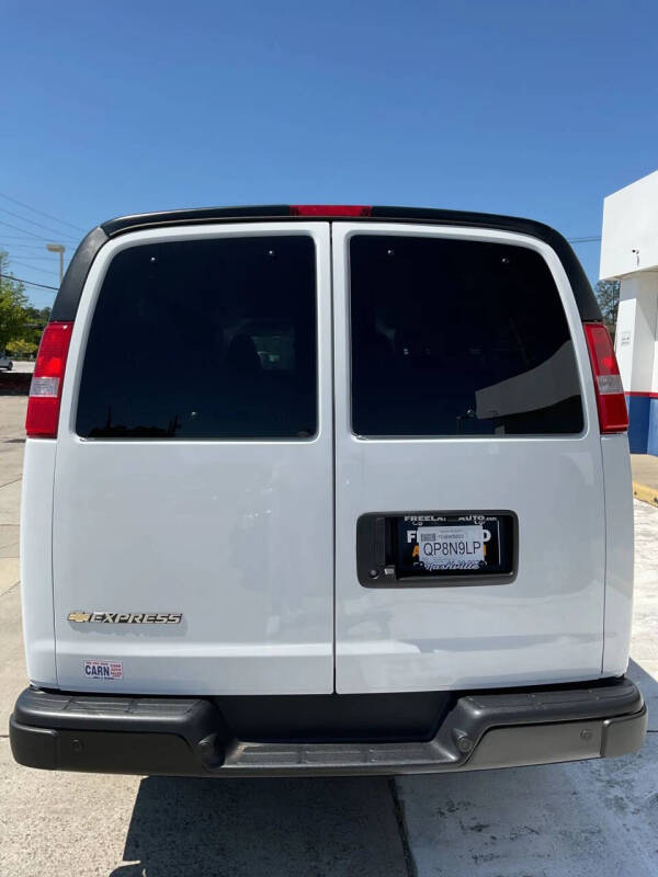 2023 Chevrolet Express LS 3500