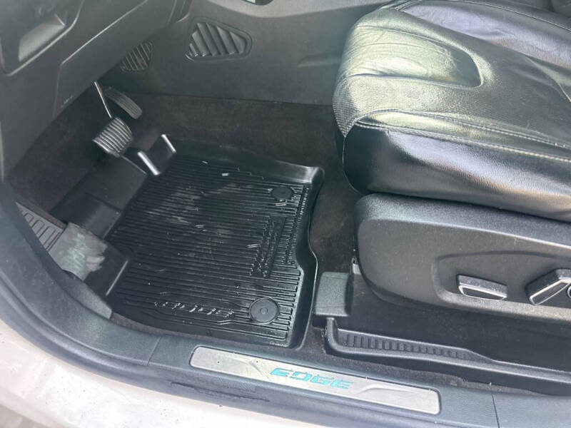 2019 Ford Edge Titanium