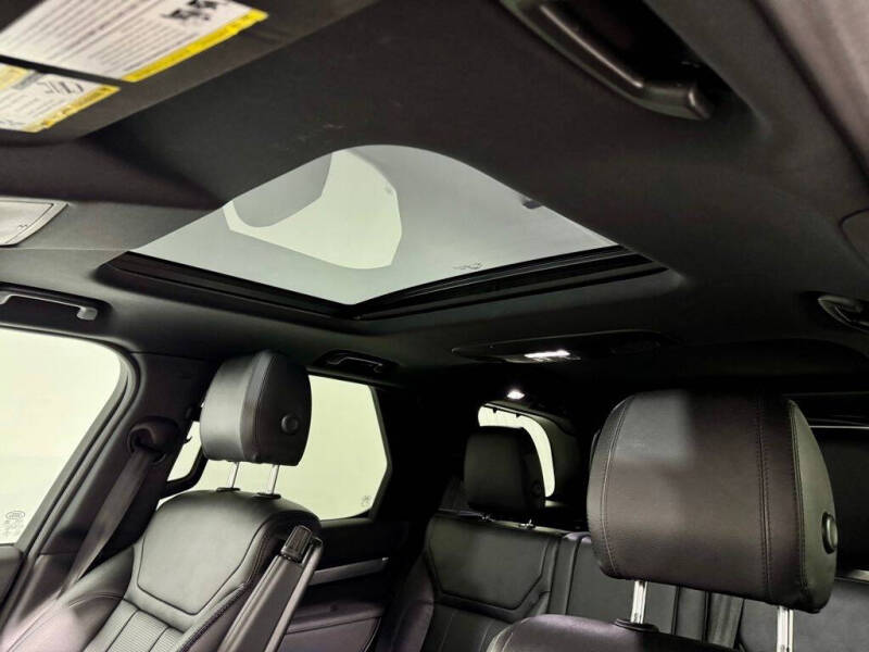 2020 Land Rover Discovery Landmark Edition