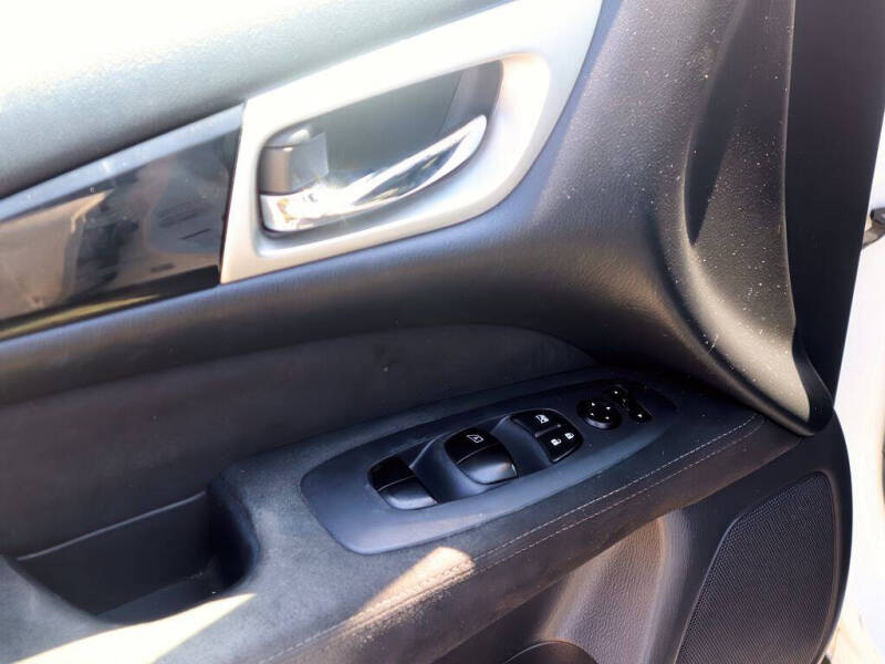 2016 Nissan Pathfinder S