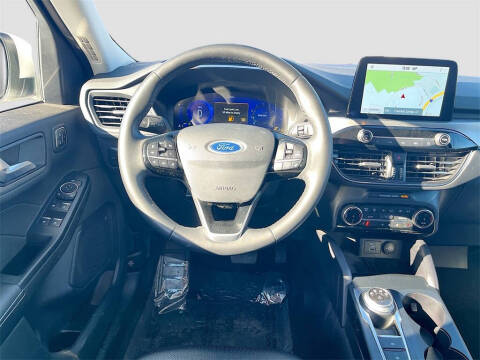 2022 Ford Escape Titanium