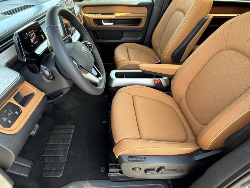 2025 Volkswagen ID. Buzz Pro S Plus