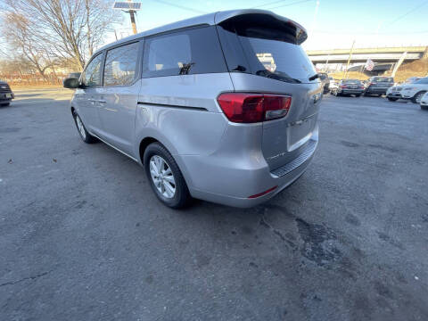 2016 Kia Sedona L