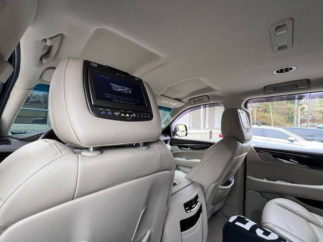 2017 Cadillac Escalade Standard