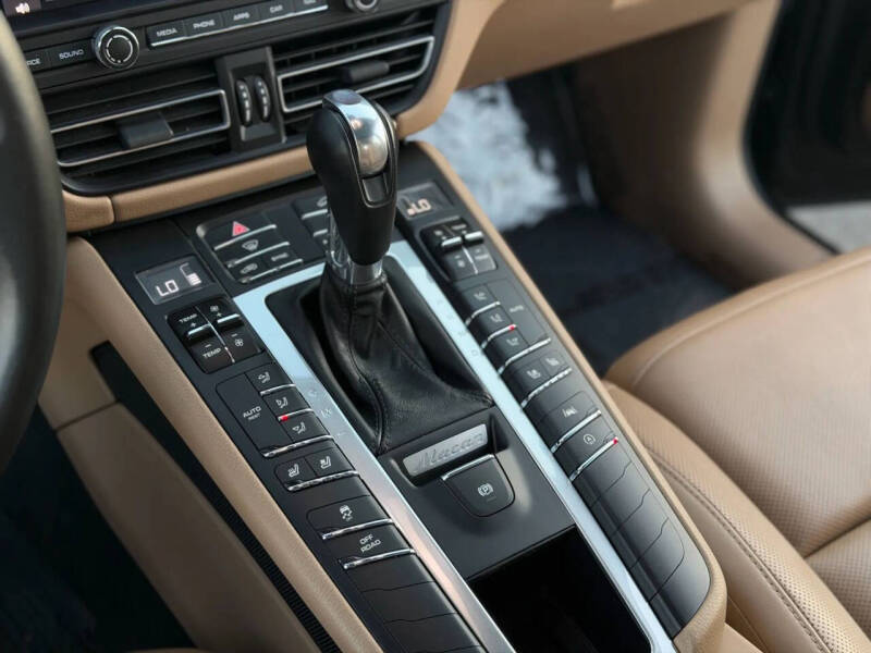 2020 Porsche Macan S