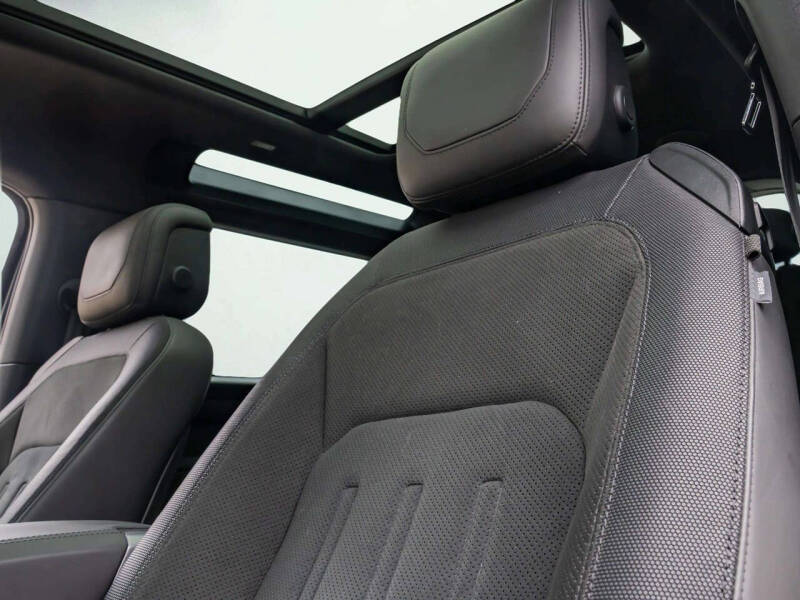 2023 Land Rover Defender 90 V8