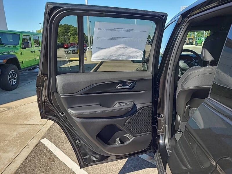 2025 Jeep Grand Cherokee Laredo X