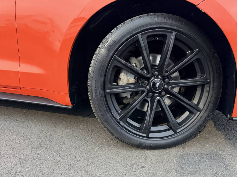 2016 Ford Mustang V6