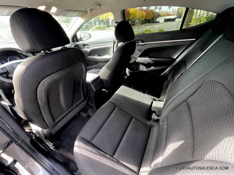 2020 Hyundai Elantra SE