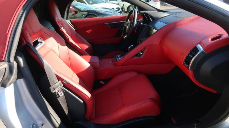 2020 Jaguar F-TYPE R