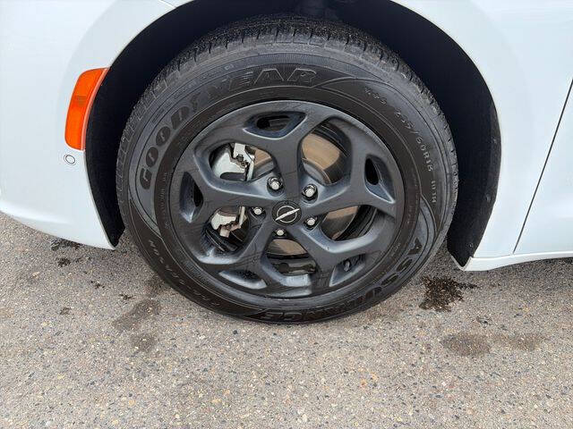 2024 Chrysler Pacifica Plug-In Hybrid Select