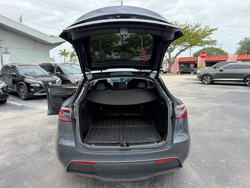 2023 Tesla Model Y Long Range