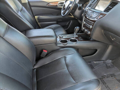 2016 Nissan Pathfinder SL