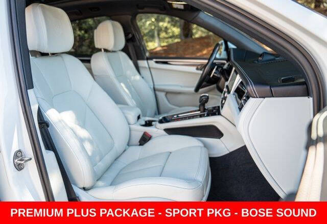 2024 Porsche Macan T