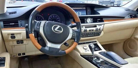 2014 Lexus ES 300h