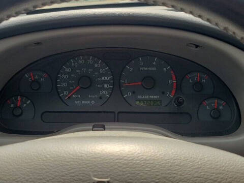 2004 Ford Mustang