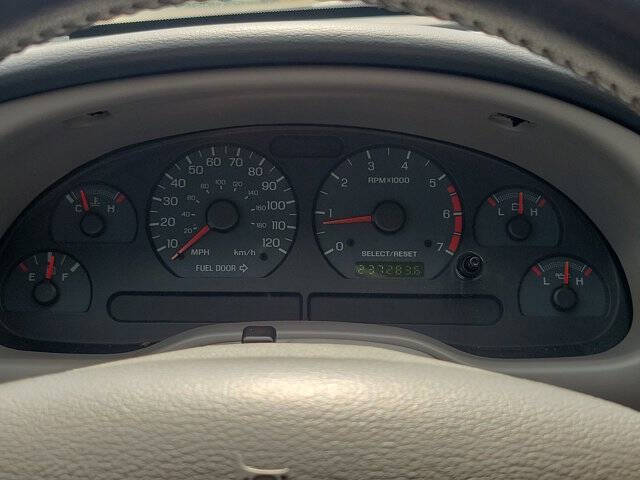 2004 Ford Mustang