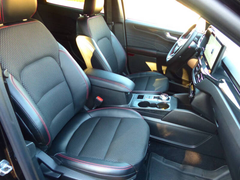 2025 Ford Escape ST-Line Select