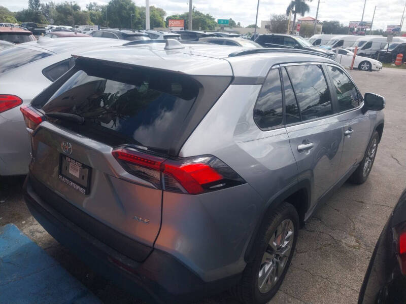 2021 Toyota RAV4 XLE Premium