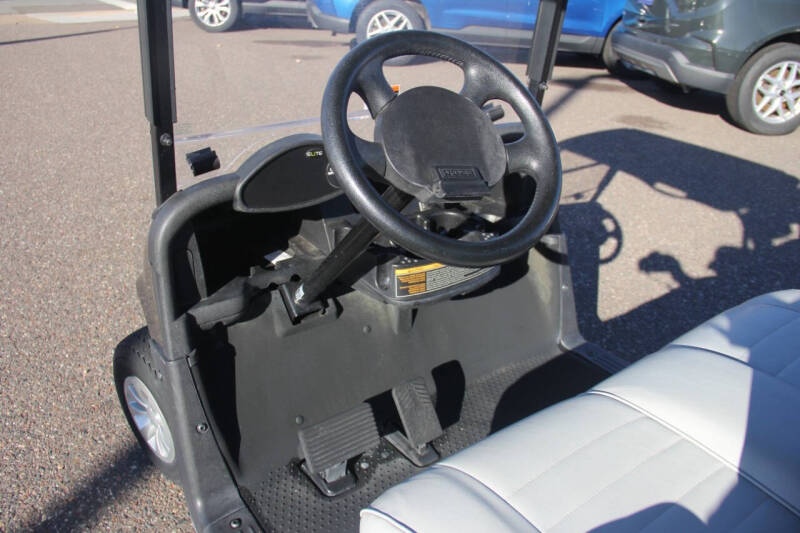 2020 E-Z-GO RXV ELiTE