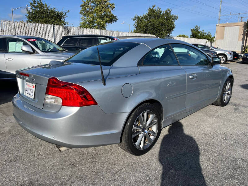 2011 Volvo C70 T5