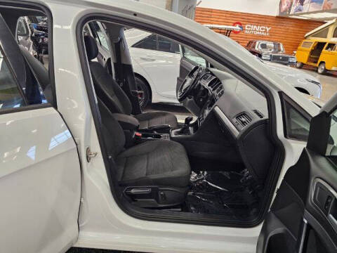 2019 Volkswagen Golf SE