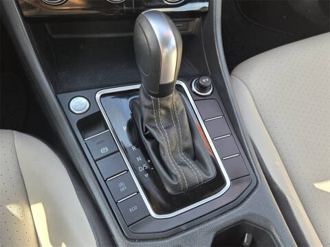 2020 Volkswagen Jetta R-Line