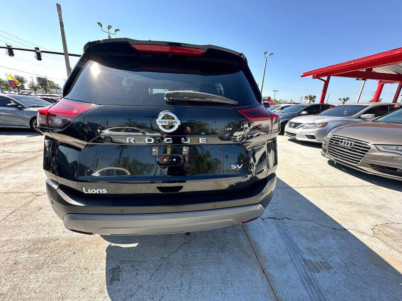 2021 Nissan Rogue SV
