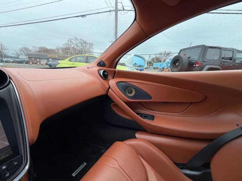 2017 McLaren 570GT