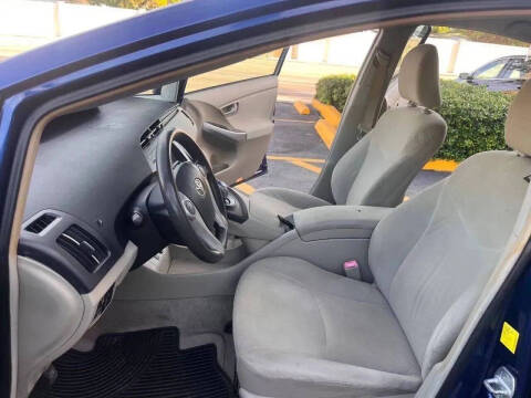 2010 Toyota Prius III