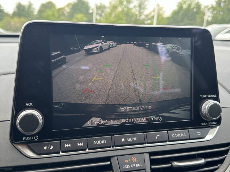 2025 Nissan Altima 2.5 SR