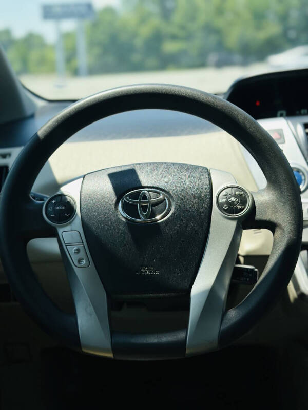 2013 Toyota Prius v Two