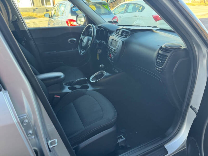 2017 Kia Soul +