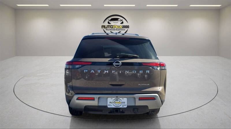 2023 Nissan Pathfinder Platinum