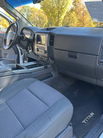 2011 Nissan Titan SL