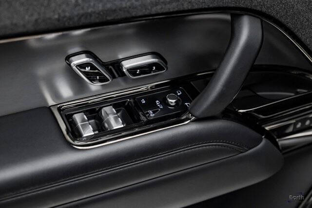 2024 Land Rover Range Rover Sport P360 SE
