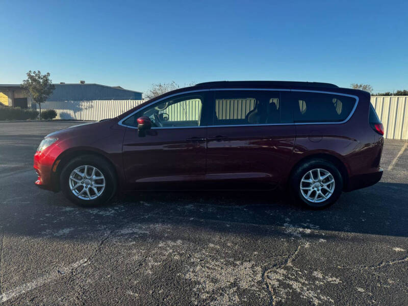 2020 Chrysler Voyager LXi